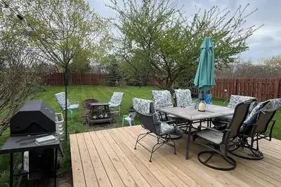Image de 1 or 2 Bedrooms in spacious duplex for traveling professional close to Titletown