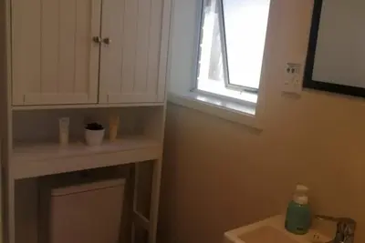 Image de Self contained 1 Bedroom Cabin