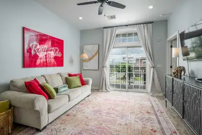 Image de Tusk’n Escape- Walk Downtown- 2br 2ba
