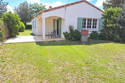 Image de Maison de charme avec grand jardin, terrasse et Wifi, proche plage et commerces