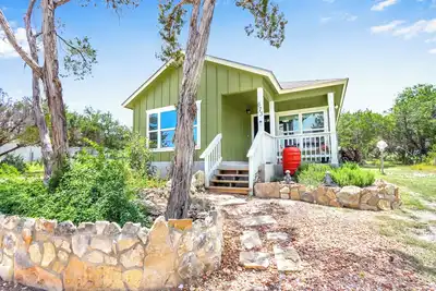 Image de Deer Meadows Green House I Stars, Firepit, Families