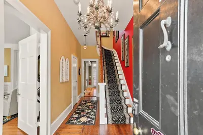 Image de Perfect Location-Parker House-King Beds-Warren Sqr-Courtyard-Parking