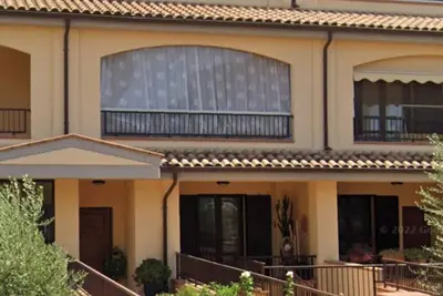 Tuscan Gallery House