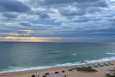 Image de Oceanfront Studio! Gorgeous views from your private balcony! The perfect escape!