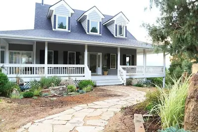 Image de Stunning Ranch Close-in With Sweeping Views! !