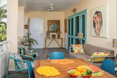 Image de Renovated Condo at the Beach with Gourmet Kitchen. Close to Everything!