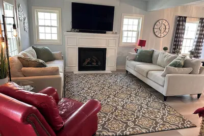 Image de Spacious 4 Bedroom with Loft in Harter Heights. Walk to Notre Dame!