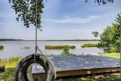 Image de Waterfront 2br Cabin – Ideal for Traveling Workers