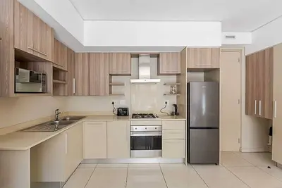 Pleasant 2-bedroom apartment with WiFi in Rosebank