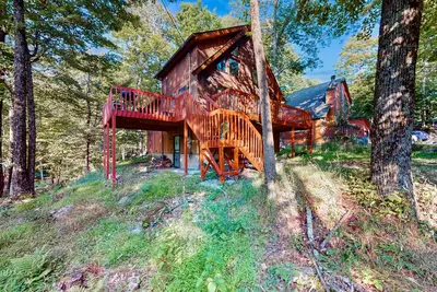 Image de Charming cabin with decks, community amenities & dog friendly