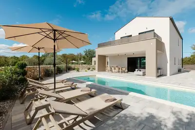 Image de Superbe maison à Kras avec WiFi