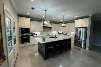 Image de Charming Rental Property with Dual Master Suites - 10 Minutes from Ua Campus!