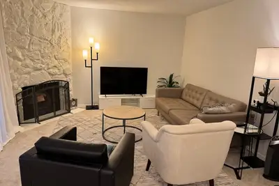 Image de Charming 2-Bed Condo in Juanita: Enjoy Trails, Parks, and Beaches Nearby