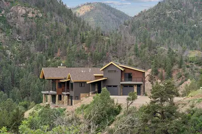 Image de Brand New Luxury Home near Durango with Stunning Views! Quick to Town or Ski