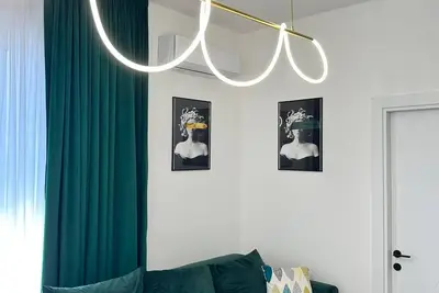 Image de Charming 2 apartments-2 rooms\/ in central of Constanța, very close of the sea