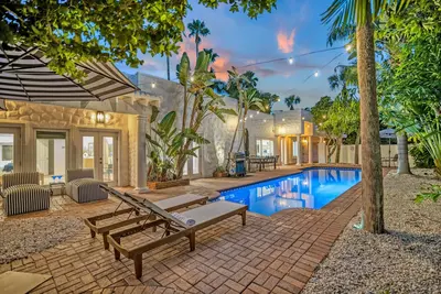 Image de Five Palms Indulge in a Stunning Lido Key Retreat with Private Pool, Firepit, and Steps to the Beach