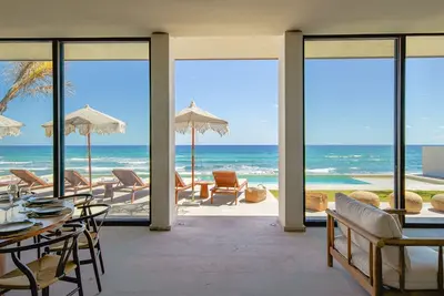 Image de 7-bedroom Private Beachfront Villa in Tankah Bay!