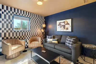 Image de Rockies Royale! Poker Table, Hot Tub & Fire Pit