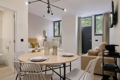 Image de Romantic Apartment N5 Oceanografico Virkin Suites