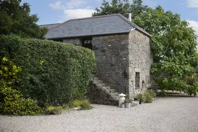 Image de Quaint and cosy, this reverse layout barn conversion exudes original charm and ultimate luxury. Quin