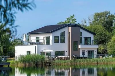 Image de The Duck House | Dog-Friendly Lakehouse + Hot Tub