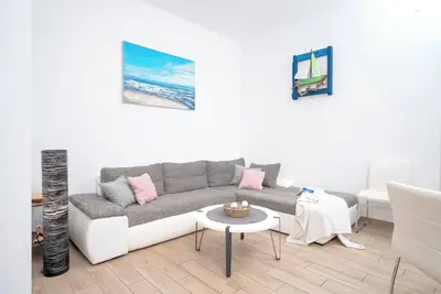 Image de 1br beachfront apartment *near Zlatni rat*