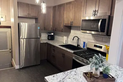 Image de Revitalized Mid-Century Modern Gem