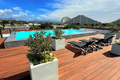 Image de Charmant T3 Piscine Rooftop Vue Mer 2 chambres Parking Free wifi Clim