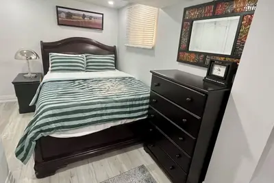 Image de Brand new single unit guest basement apartment