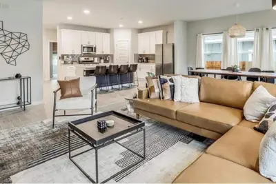 Image de Casa Comano – 5br Comfort & Media Lounges | Ev+