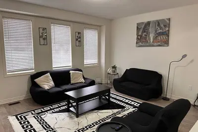 Image de Maison de ville moderne de 2024 à Cambridge – Confortable et élégante!