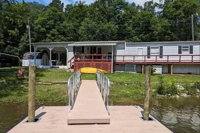 Image de Heaths Cove on Lake Murray with 3 bed 3 baths. Beautiful lake views and dock