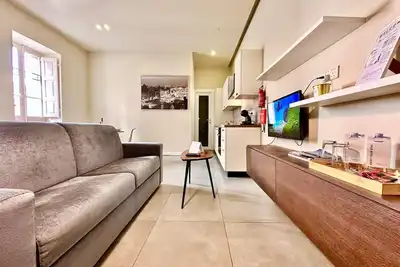 Stylish 1 Bedr Apt next to The sea Front