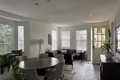 Image de Spacious Coastal Retreat – Walk to the Beach, Dining & Shopping!