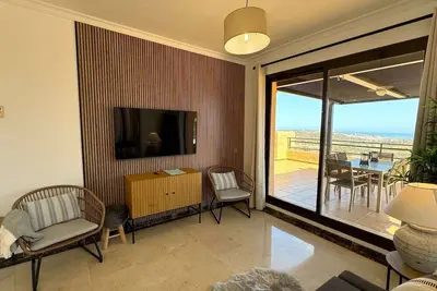 Image de Tranquil Hideaway with Sun-Drenched Ample 200m2 Terrace and Breathtaking Views