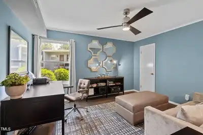 Image de Fully Furnished 2-bedroom condo in charming Chapel Hill - Travel Nurse Friendly!