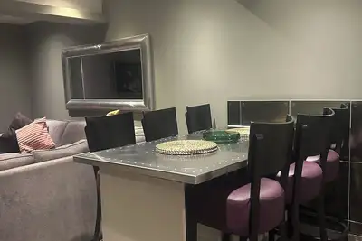 Image de The Duplex Hideout Apartment (Sleeps 6)