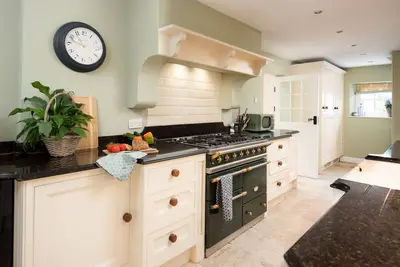 Image de 4 Bed-Cottage-Salle de bain et douche