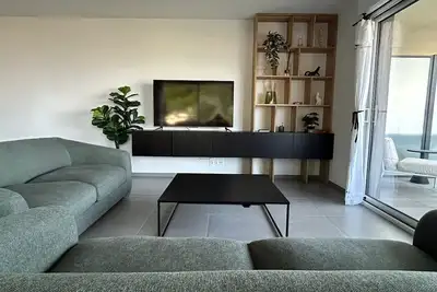 Image de Sea breeze: a 3 bedroom 2 bathroom apartment with a shared pool in Nice