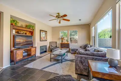 Image de Pool & Spa | Gated Community | Walk to Festivals!