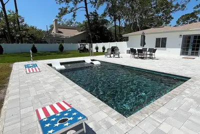 Image de Luxury Custom Pool Home On 1 Acre 5 Minutes To Beach