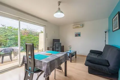 Image de Appartement 'Le Clos Du Champ De L'Amour - Ile D'Oléron' avec piscine privée, Wi-Fi et climatisation