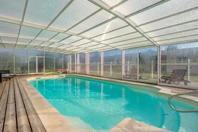 Image de Appartement 'Le Clos Du Champ De L'Amour - Saintes' avec piscine privée, Wi-Fi et climatisation