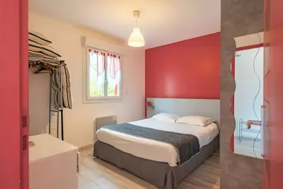 Image de Appartement 'Le Clos Du Champ De L'Amour - Talmont' avec piscine privée, Wi-Fi et climatisation