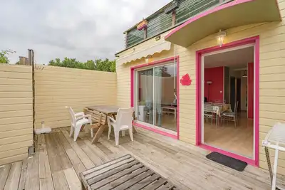 Image de Appartement 'Le Clos Du Champ De L'Amour - La Rochelle' avec piscine privée, Wi-Fi et climatisation