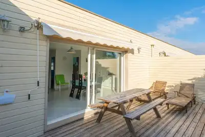 Image de Appartement 'Le Clos Du Champ De L'Amour - Ile De Ré' avec piscine privée, Wi-Fi et climatisation