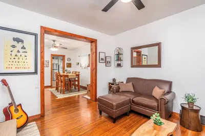 Image de Group Stay! Buffalo and Niagara Falls Home - 6 bedrooms 2 Baths