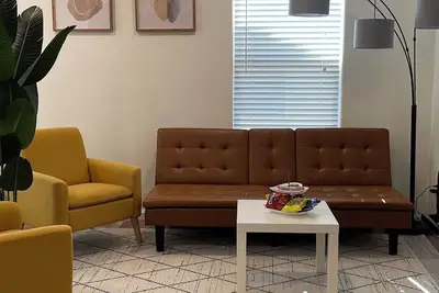 Image de Private studio • luxury • sleeps 5 • WiFi • Min to Dt Sac, Airport, Uc Davis Med