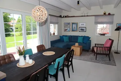 Image de 100qm Luxus-ferienhaus für 7 Personen Direkt am Wasser bei Greetsiel!