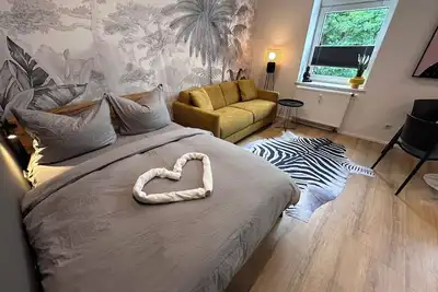Quiet, cozy holiday apartment “Dschungel\" (Jungle) in the middle of the city